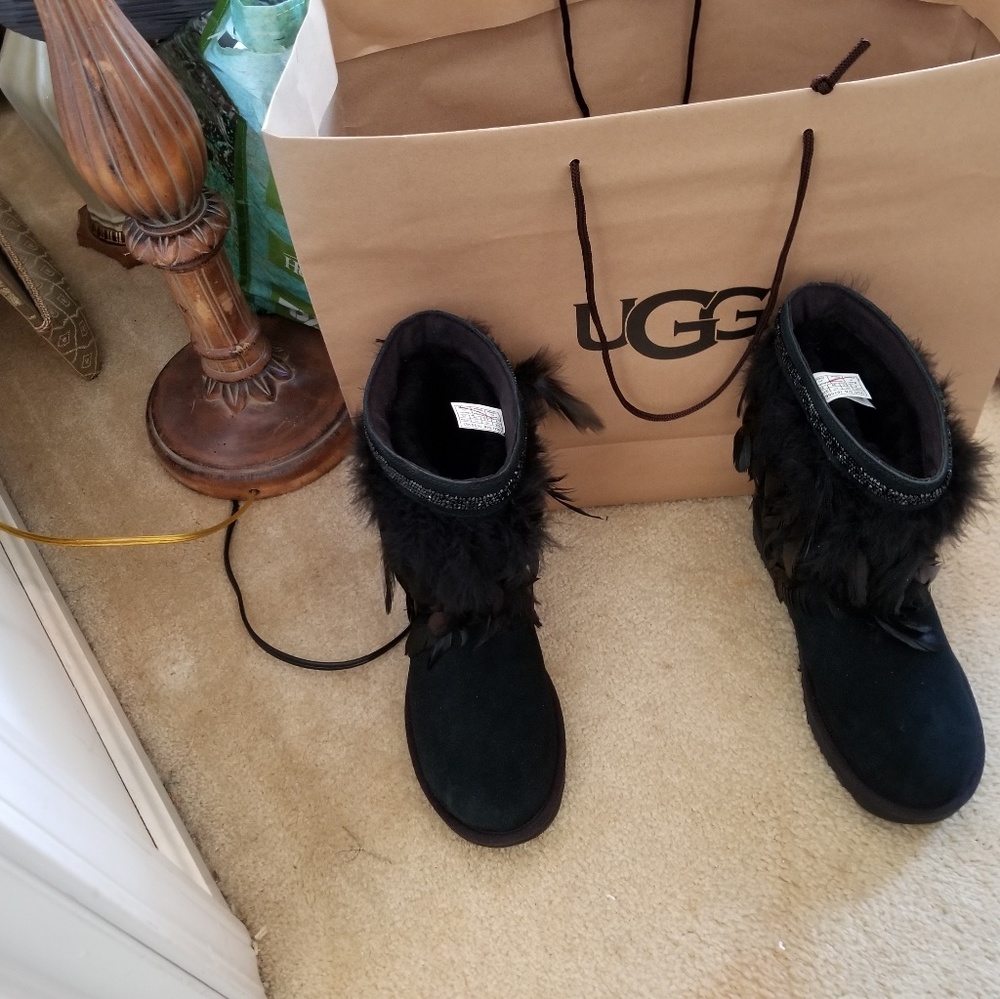 Brand new black scalloped moccasin boots